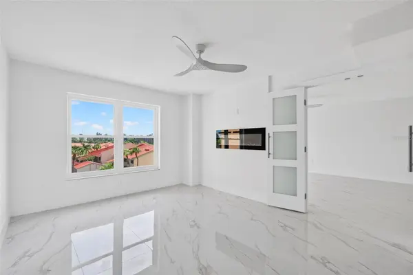 4900 BRITTANY DR S #405, St Petersburg, FL 33715