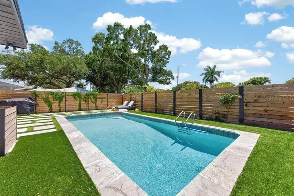 6196 44TH AVE N, St Petersburg, FL 33709