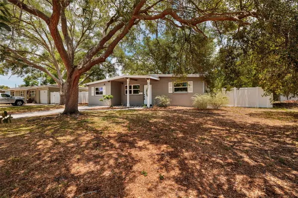 5601 CEDAR ST NE, St Petersburg, FL 33703