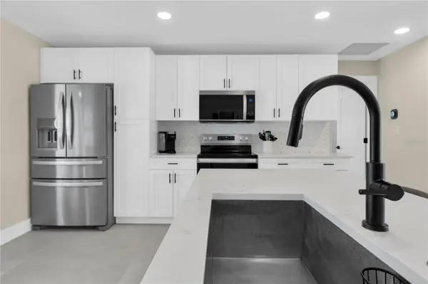 24 MARINA TER, Treasure Island, FL 33706