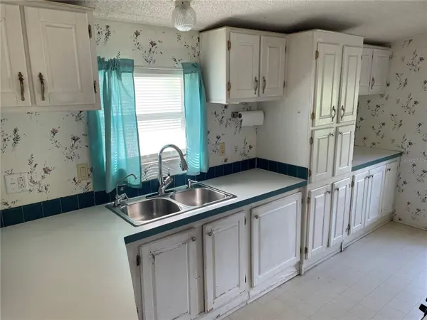 8929 HONEYWELL RD, Gibsonton, FL 33534