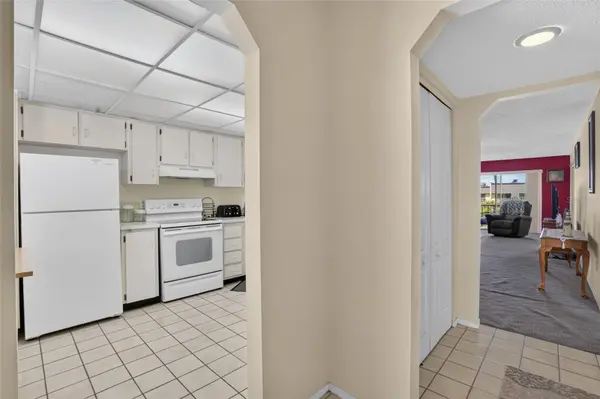 8693 BARDMOOR BLVD #301B, Largo, FL 33777