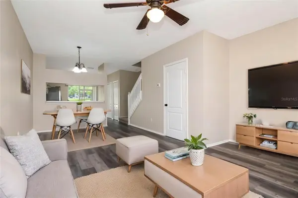2439 LAKE WOODBERRY CIR, Brandon, FL 33510