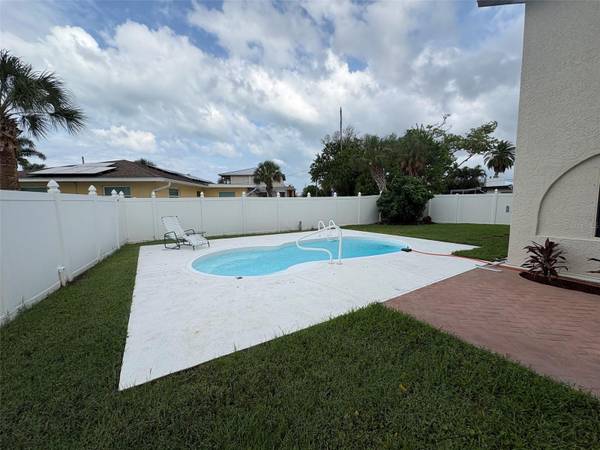 15810 REDINGTON DR, Redington Beach, FL, 33708 photo 35