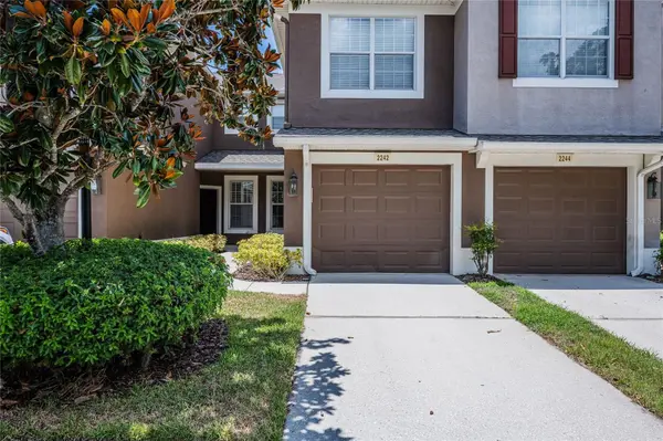 2242 KINGS PALACE DR #2242, Riverview, FL 33578