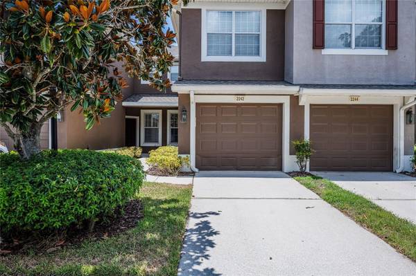 2242 KINGS PALACE DR #2242, Riverview, FL 33578