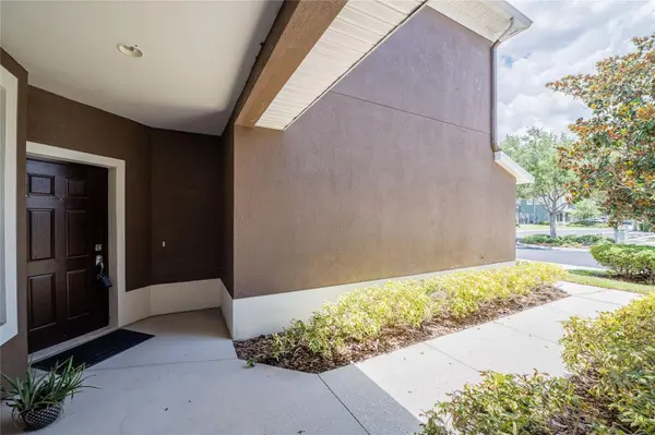 2242 KINGS PALACE DR #2242, Riverview, FL 33578