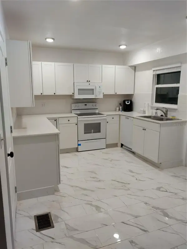 405 S RIDGEWOOD AVE, Daytona Beach, FL 32114