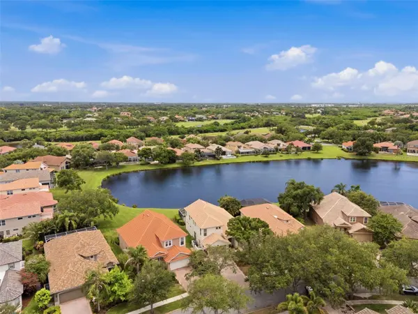 9985 SAGO POINT DR, Largo, FL 33777