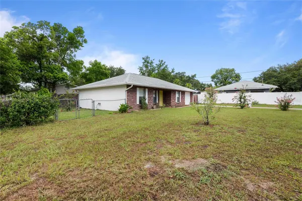 5435 TANGERINE DR, Zephyrhills, FL 33542