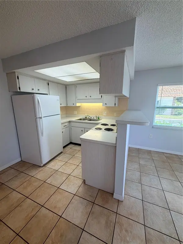 6050 CHESHAM DR #5, New Port Richey, FL 34653