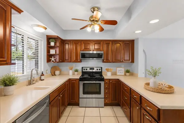 605 S FLORIDA AVE, Tarpon Springs, FL 34689