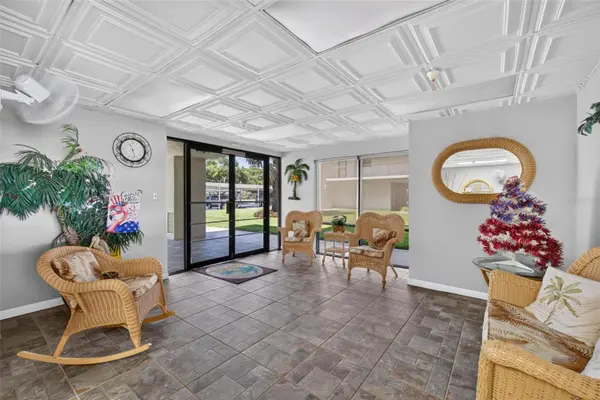 9860 62ND TER N #1043, St Petersburg, FL 33708