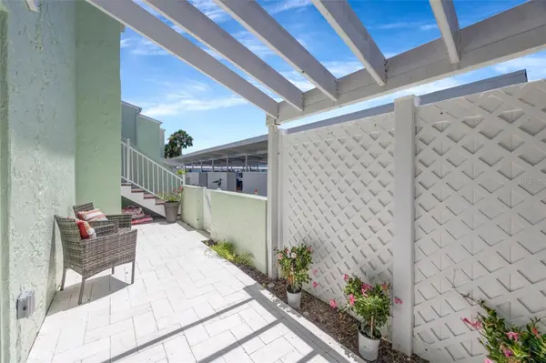 1 WINDRUSH BLVD #37, Indian Rocks Beach, FL 33785