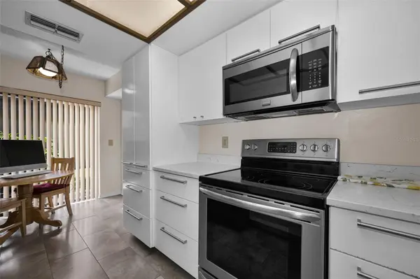 3165 LANDMARK DR #711, Clearwater, FL 33761