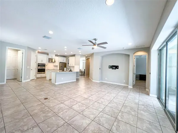 8033 CLEMENTINE LN, Tampa, FL 33625