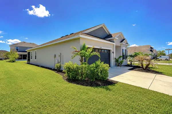 8325 OLIVE BROOK DR, Wesley Chapel, FL 33545