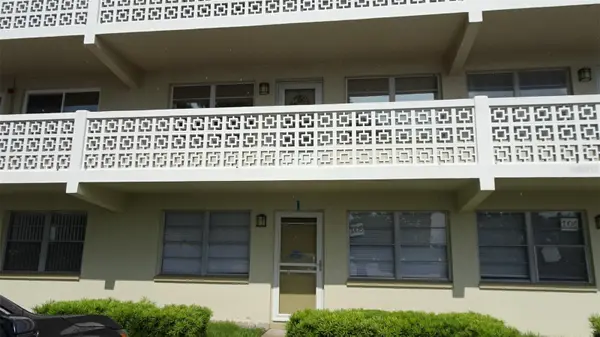 8100 DR MARTIN LUTHER KING JR ST N #105, St Petersburg, FL 33702