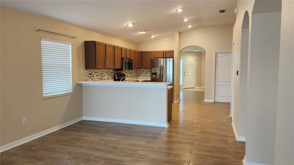 7955 CARRIAGE POINTE DR, Gibsonton, FL 33534