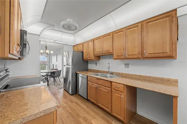3300 COVE CAY DR #7D, Clearwater, FL 33760