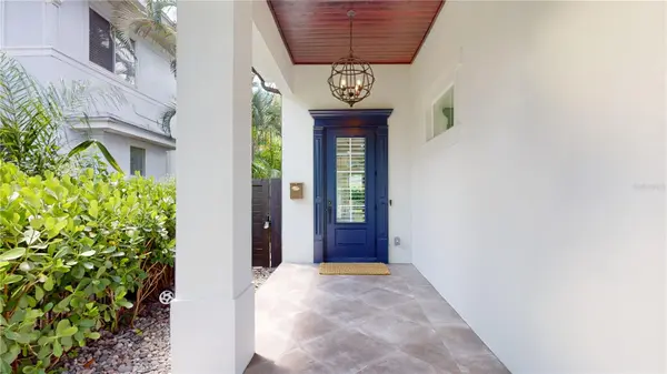 1068 19TH AVE N, St Petersburg, FL 33704