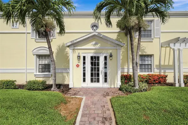 4725 COQUINA KEY DR SE #D, St Petersburg, FL 33705