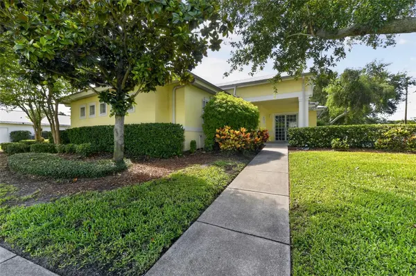 2555 PINELLAS POINT DR S, St Petersburg, FL 33706