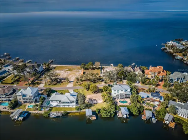624 MAYO ST, Crystal Beach, FL 34681