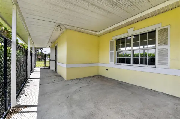 2555 PINELLAS POINT DR S, St Petersburg, FL 33706