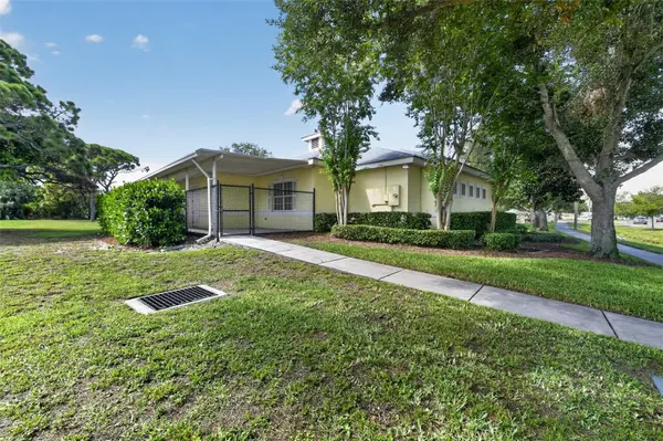 2555 PINELLAS POINT DR S, St Petersburg, FL 33706
