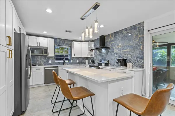 6822 S WALL ST, Tampa, FL 33616