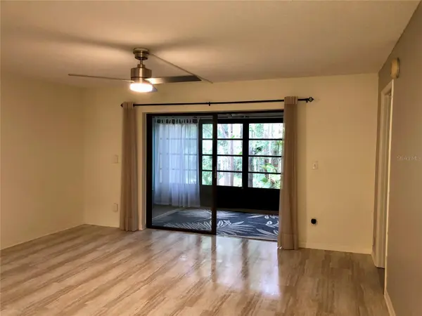 3399 MERMOOR DR #206, Palm Harbor, FL 34685