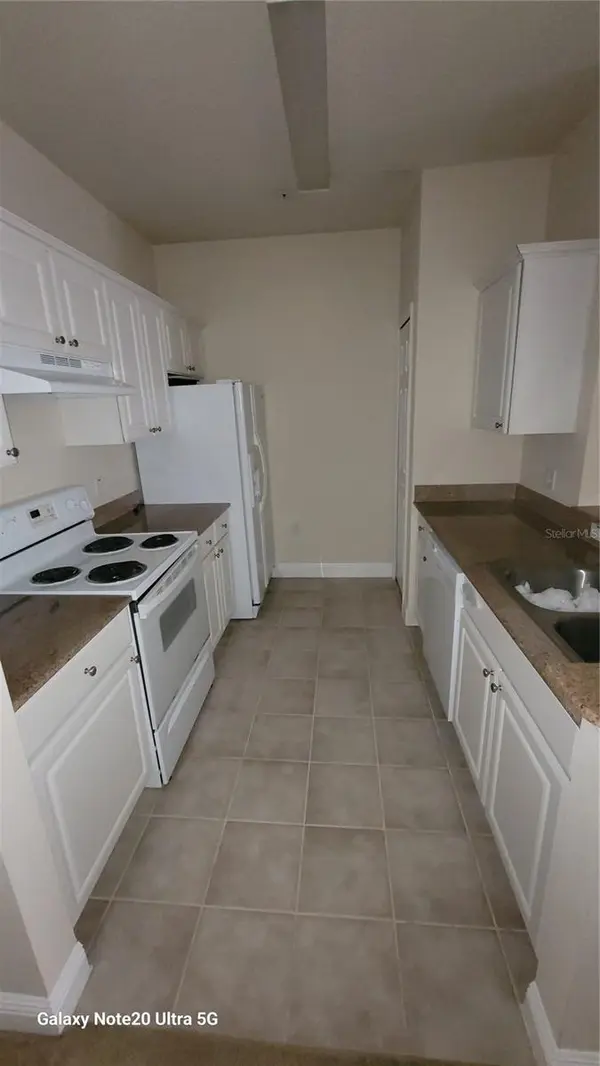 430 SOUTHERN PECAN CIR #203, Winter Garden, FL 34787