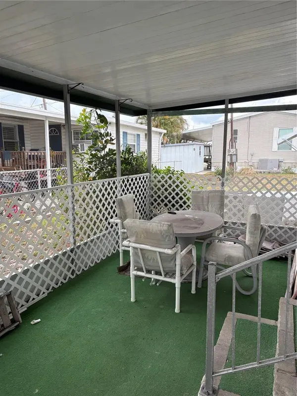 6580 SEMINOLE #102, Seminole, FL 33772