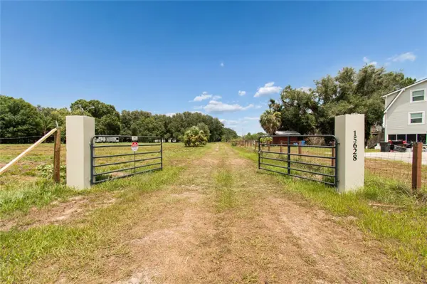 15628 CARLTON LAKE RD, Wimauma, FL 33598