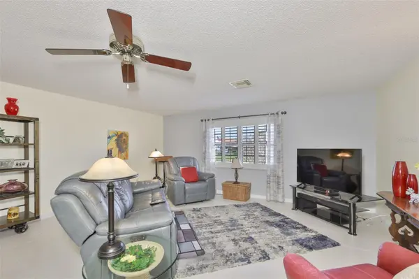 1809 GRANVILLE LN, Sun City Center, FL 33573
