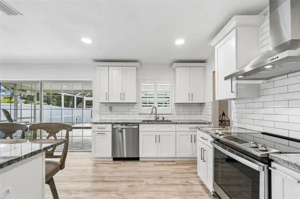 9045 RIDGE RD, Seminole, FL 33772
