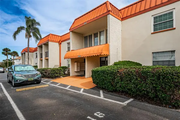 10365 PARADISE BLVD #16, Treasure Island, FL 33706