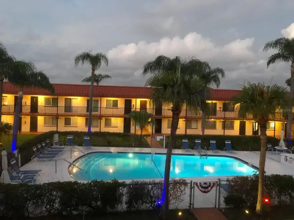 10365 PARADISE BLVD #16, Treasure Island, FL 33706