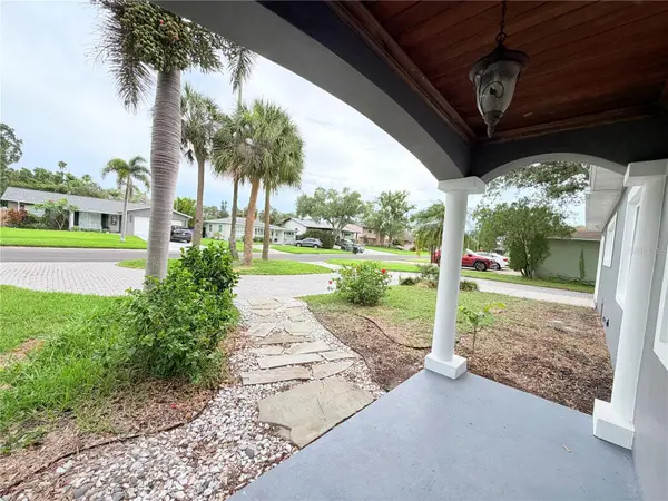 1843 OKLAHOMA AVE NE, St Petersburg, FL 33703