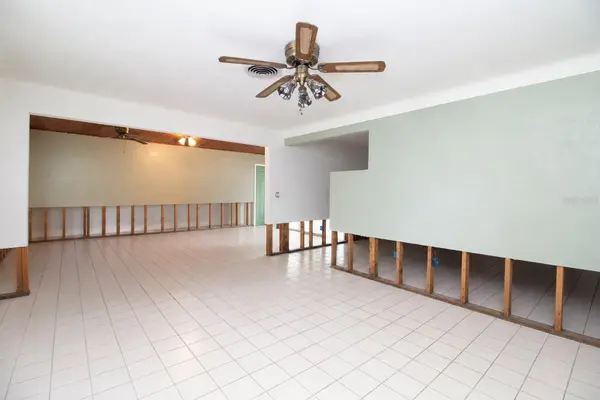 525 HAMPTON AVE NE, St Petersburg, FL 33703