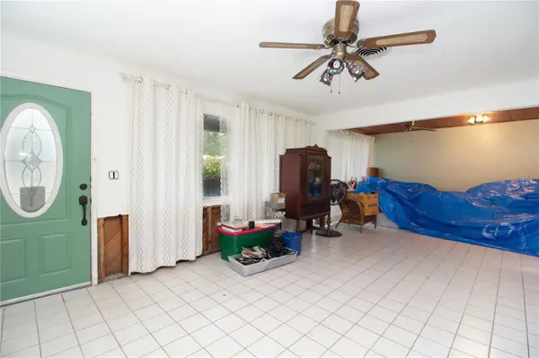 525 HAMPTON AVE NE, St Petersburg, FL 33703