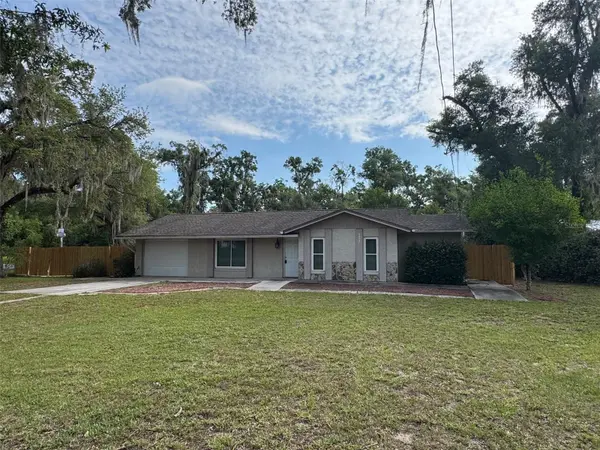 6052 IDLE A WHILE CIR, Dade City, FL 33523