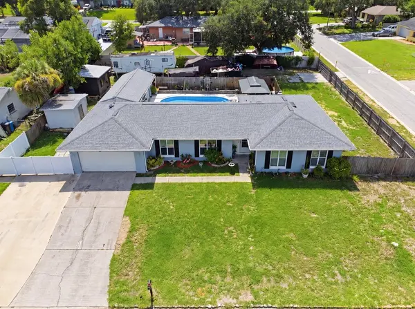 1124 KING ARTHUR CT, Valrico, FL 33594