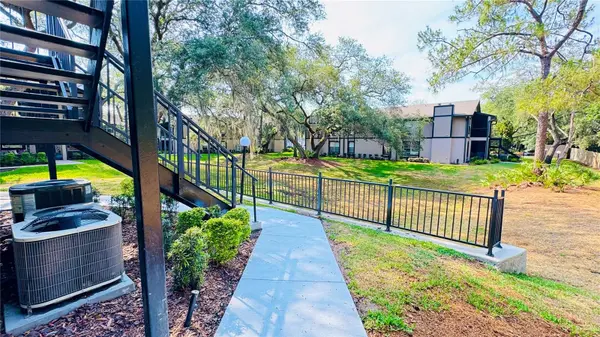 4032 TUMBLE WOOD TRL #104, Tampa, FL 33613