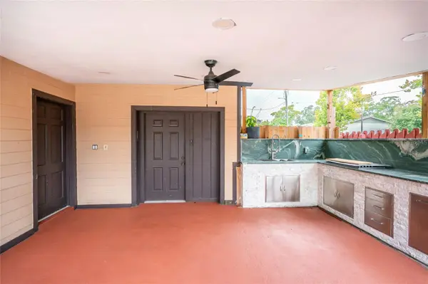 9241 N 52ND ST, Tampa, FL 33617