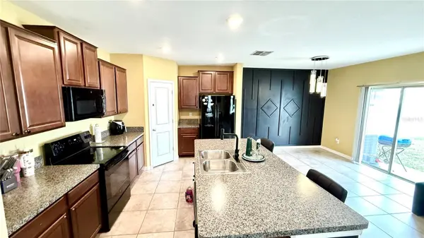 14832 CRESCENT ROCK DR, Wimauma, FL 33598