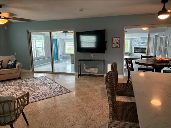 4820 VENETIAN BLVD NE, St Petersburg, FL 33703
