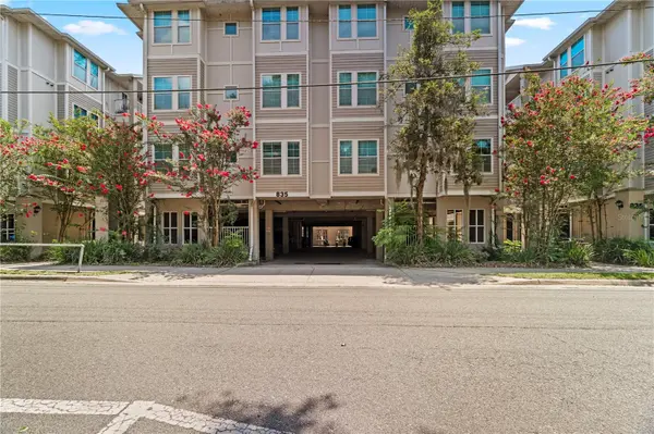 835 SW 9TH ST #101, Gainesville, FL 32601