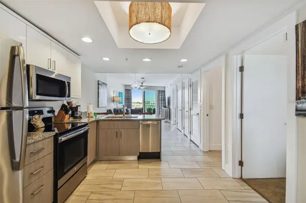 10091 GULF BLVD #202E, Treasure Island, FL 33706